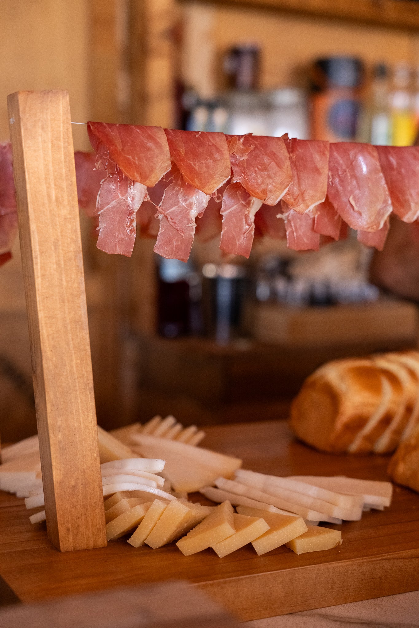 VISITA GUIADA + CONSUMICIÓN+ TENDEDERO DE JAMÓN Y QUESO + DEGUSTACIÓN - 28,00€ p.p. - Pepeoil